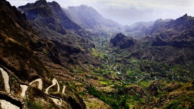 für Erlebnis-Wanderer: :Blick ins Tal auf Santo Antão