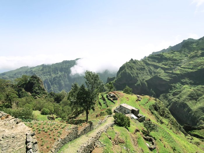 Santo Antão: Hohe Berge und tiefe Täler zerklüften die Insel