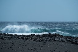 breaking of waves Capo Verde